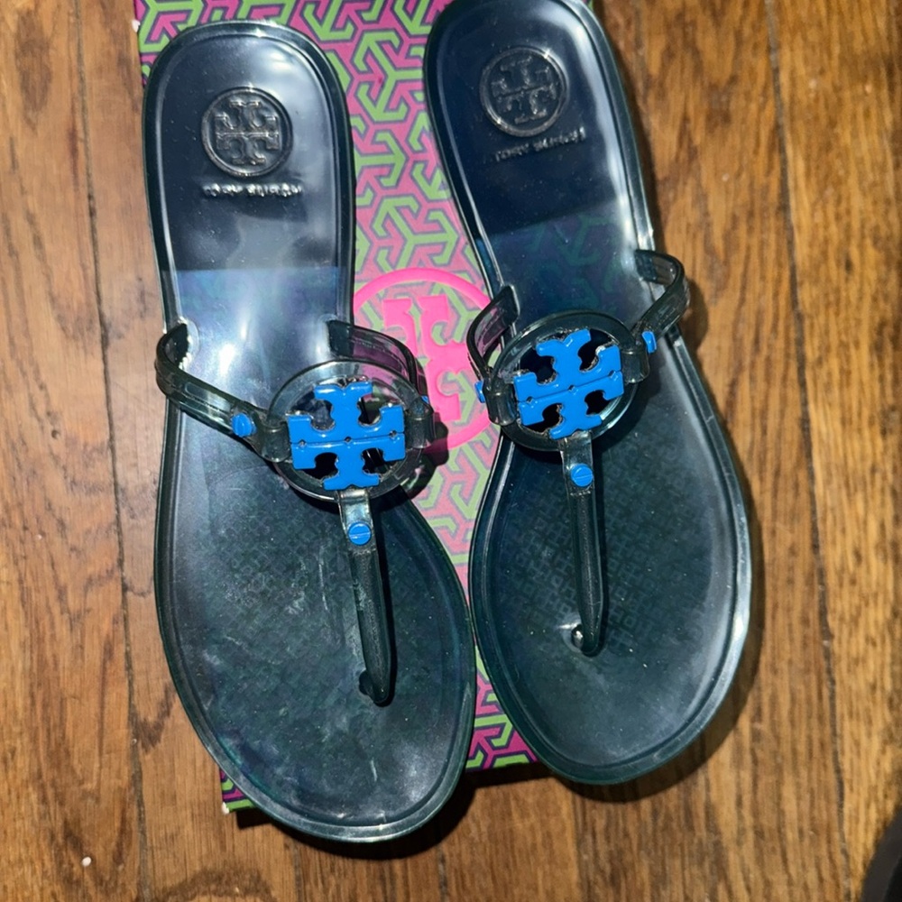 dark blue mini Miller’s flat thong sandals